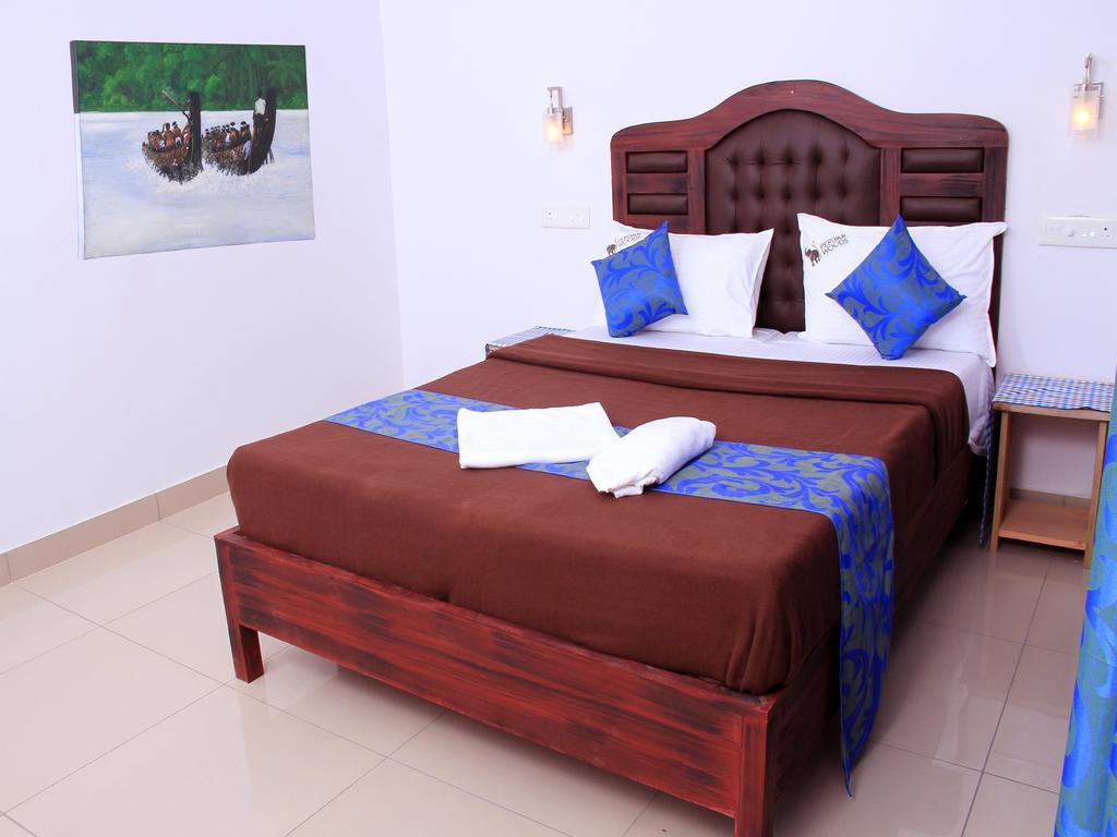 Periyar Woods Bed & Breakfast Thekkady Room photo